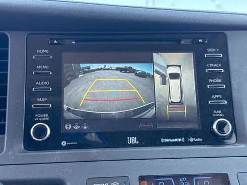 Used 2020 Toyota Sienna Limited Premium w/ Carpet Mat Package FWD image 23