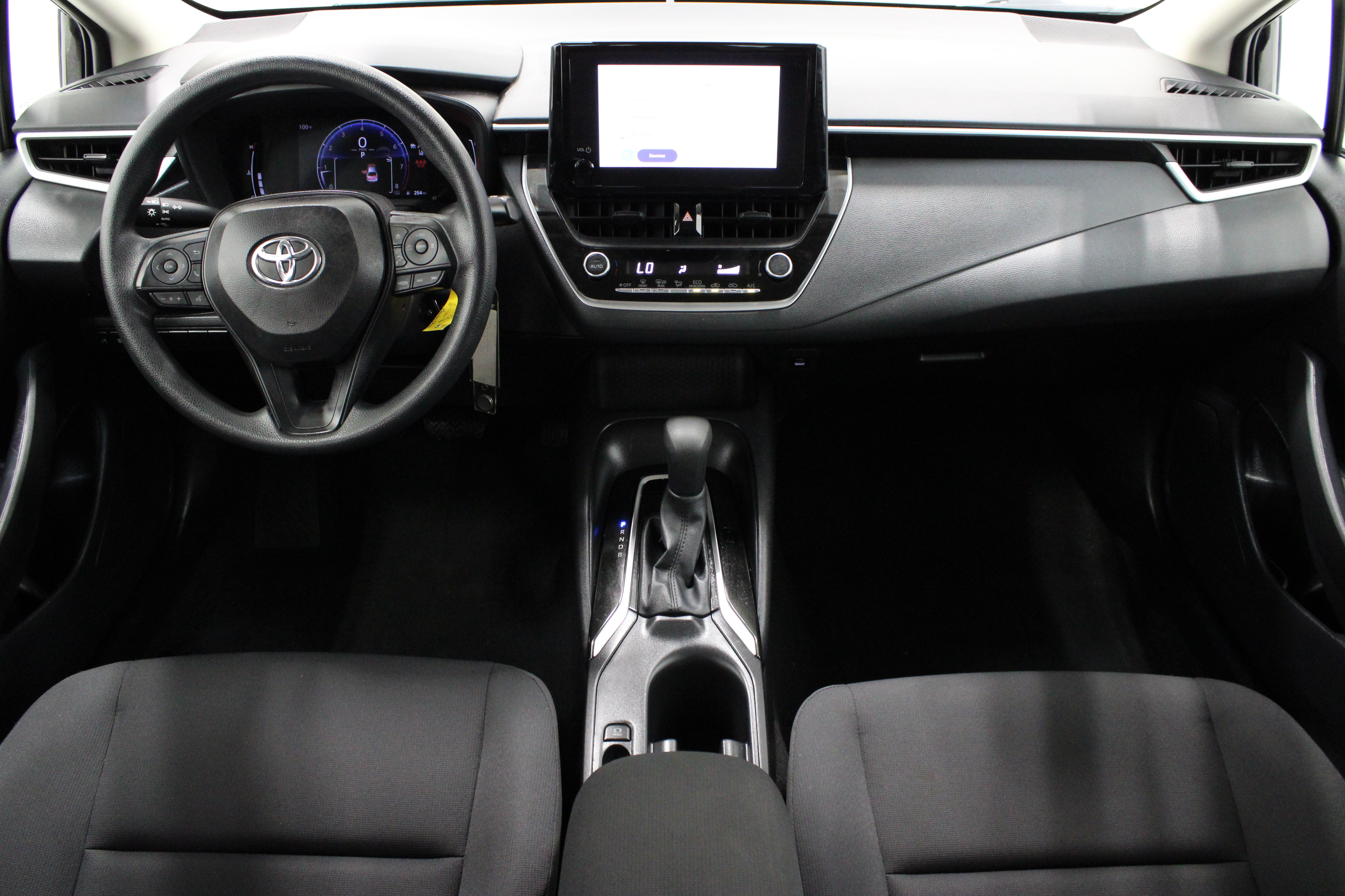 Used 2026 Toyota Corolla LE FWD image 27