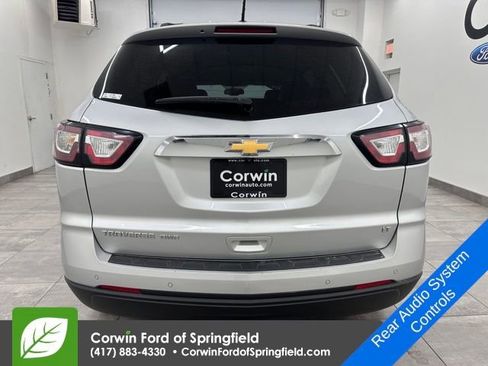 Used 2017 Chevrolet Traverse LT image 4