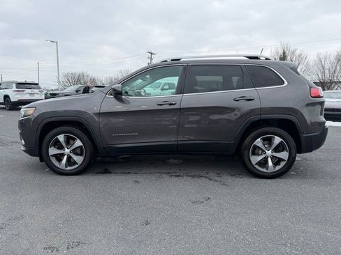 Used 2019 Jeep Cherokee Limited image 2