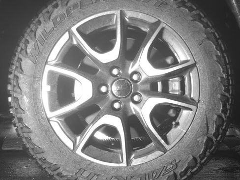 Used 2025 Jeep Compass Trailhawk image 13