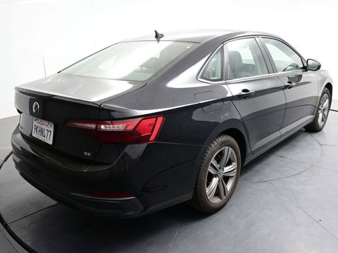Used 2024 Volkswagen Jetta SE FWD image 5