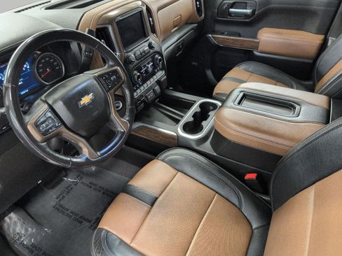 Used 2021 Chevrolet Silverado 1500 High Country w/ Technology Package AWD/4WD image 9
