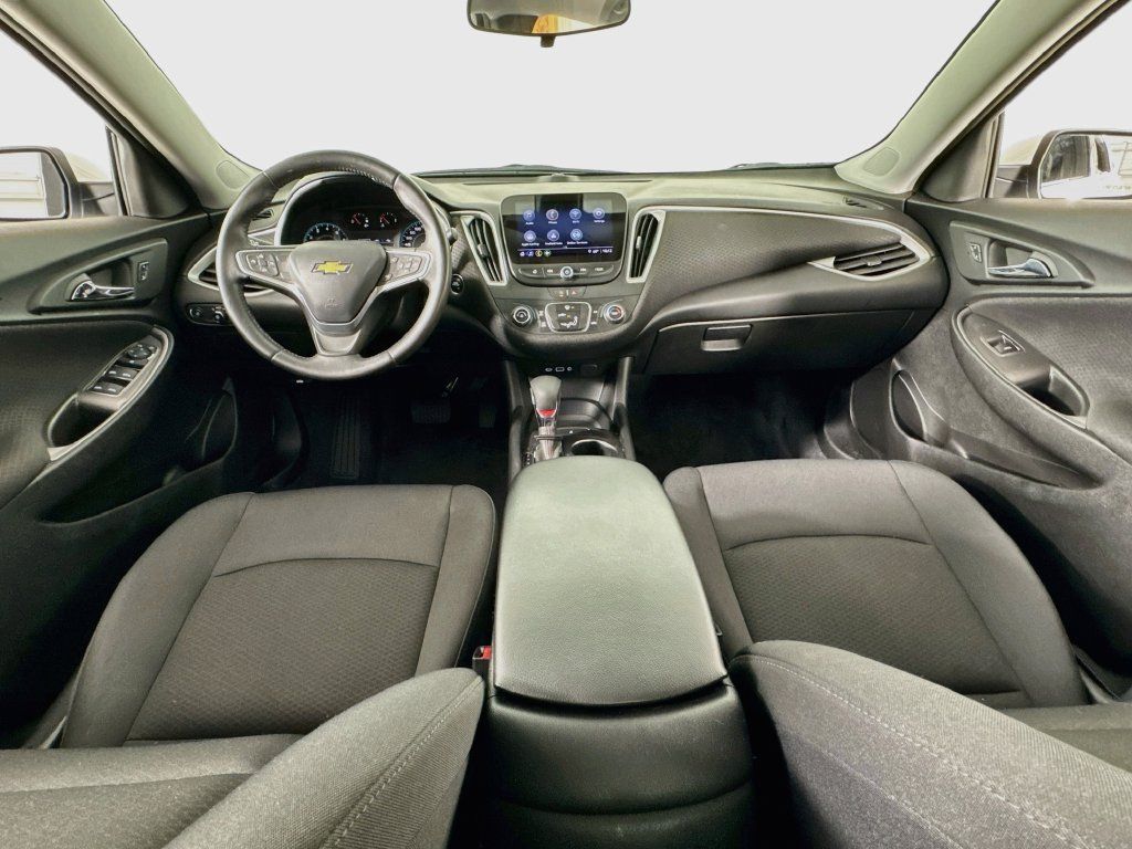 Used 2022 Chevrolet Malibu RS FWD image 23