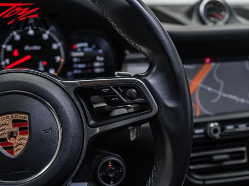 Used 2020 Porsche Macan Turbo image 31