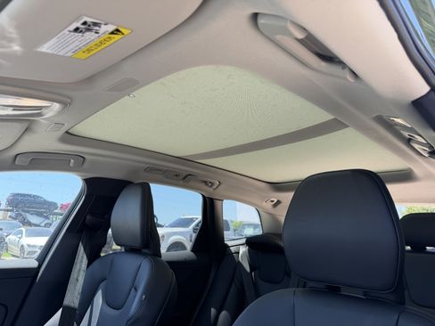 Used 2023 Volvo XC60 B5 Core w/ Climate Package AWD/4WD image 12