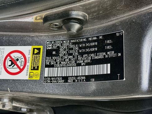 Used 2018 Toyota Highlander LE AWD/4WD image 12