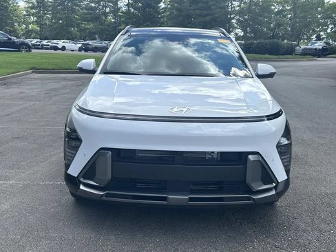 Certified 2025 Hyundai Kona Limited FWD image 2