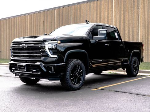 New 2026 Chevrolet Silverado 2500 High Country w/ Midnight Edition AWD/4WD image 4