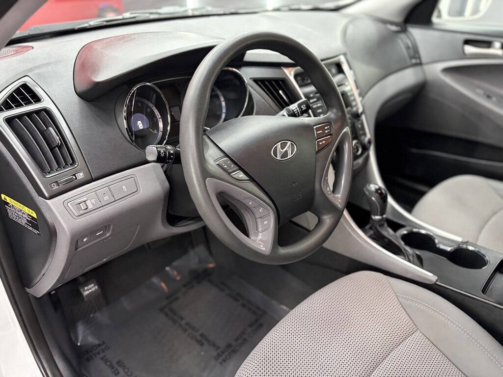 Used 2014 Hyundai Sonata GLS FWD image 14