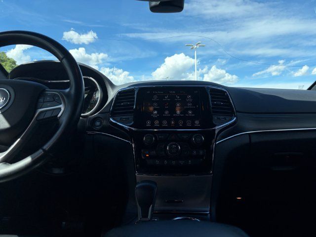 Used 2019 Jeep Grand Cherokee Limited AWD/4WD image 12