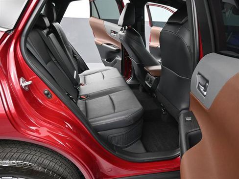 Certified 2024 Toyota Venza Limited AWD/4WD image 17
