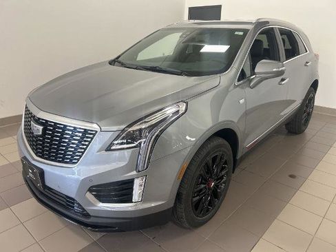 New 2026 Cadillac XT5 Luxury w/ LPO, Red Accent Package AWD/4WD image 1
