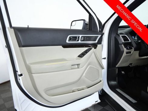 Used 2014 Ford Explorer Limited w/ Equipment Group 301A AWD/4WD image 15