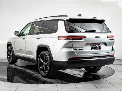Used 2021 Jeep Grand Cherokee L Laredo image 11