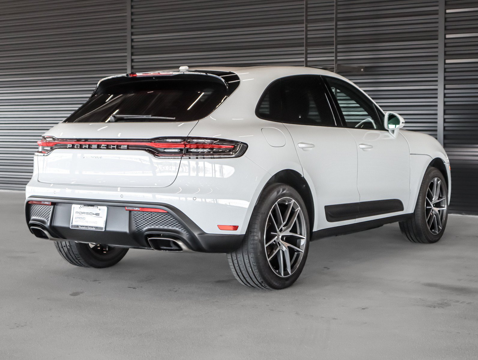 Certified 2026 Porsche Macan AWD/4WD image 10