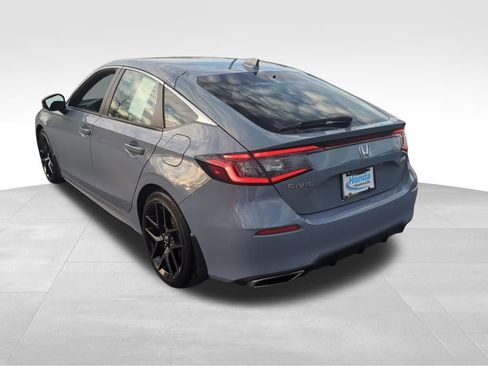 Used 2024 Honda Civic Sport Touring image 5