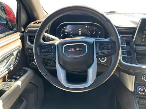 Used 2022 GMC Yukon SLT w/ SLT Luxury Package image 13
