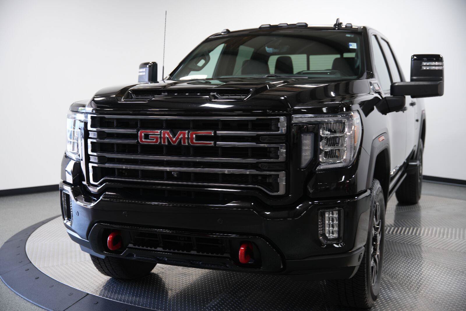 Used 2023 GMC Sierra 3500 AT4 w/ AT4 Premium Plus Package AWD/4WD image 4