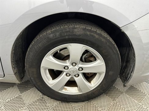 Used 2011 Toyota Sienna LE image 13