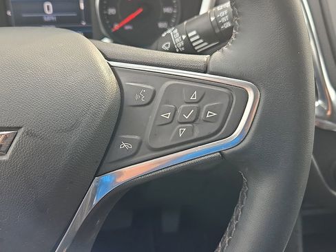 Used 2023 Chevrolet Equinox LT image 28