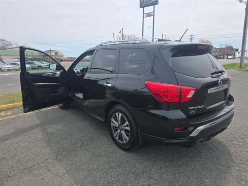 Used 2017 Nissan Pathfinder SL w/ SL Premium Package image 4