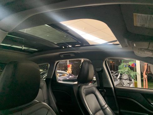 Used 2022 Lincoln Corsair Standard AWD 4dr SUV w/ Premium Package image 14