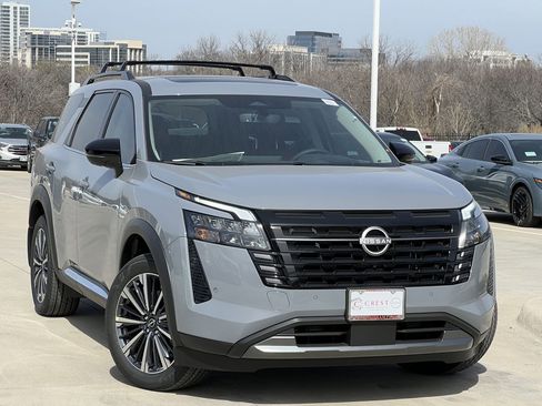 New 2026 Nissan Pathfinder Platinum FWD image 2