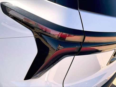 Certified 2025 Chevrolet Traverse LT image 27