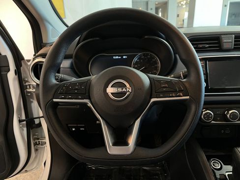 Used 2025 Nissan Versa SV FWD image 27