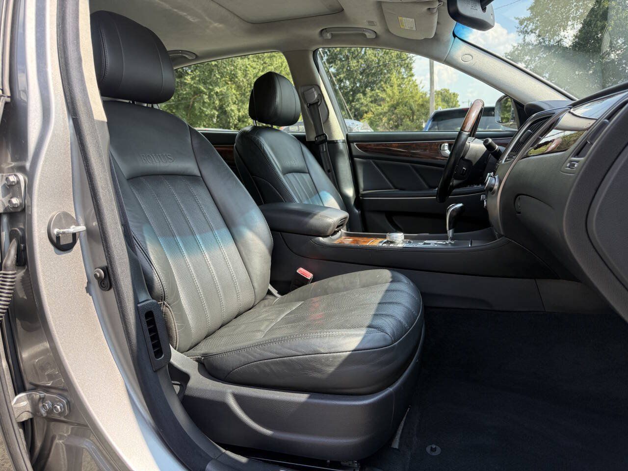 Used 2012 Hyundai Equus Signature RWD image 14