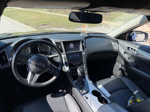 Used 2019 INFINITI Q50 Luxe w/ Essential Package (3.0T Luxe) image 8