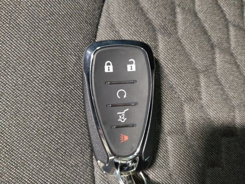 Used 2019 Chevrolet Equinox LT w/ Driver Convenience Package image 32