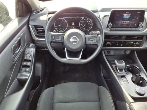Used 2024 Nissan Rogue S AWD/4WD image 17