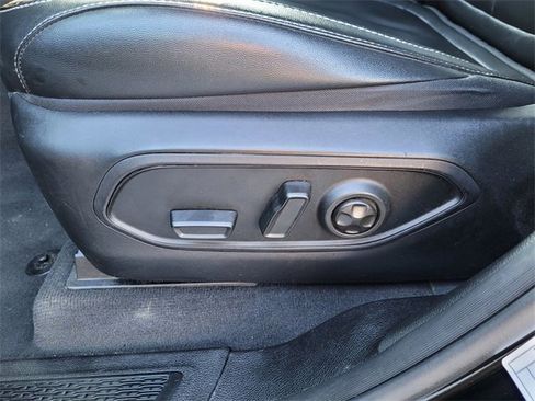 Used 2023 Jeep Grand Cherokee Limited w/ Black Appearance Package image 13