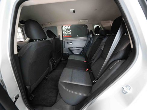 Used 2023 Nissan Rogue SV AWD/4WD image 24