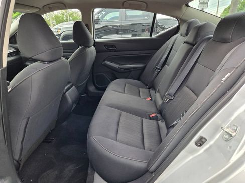 Used 2024 Nissan Altima 2.5 SV FWD image 13
