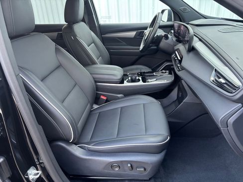 Used 2025 Buick Enclave Preferred image 39