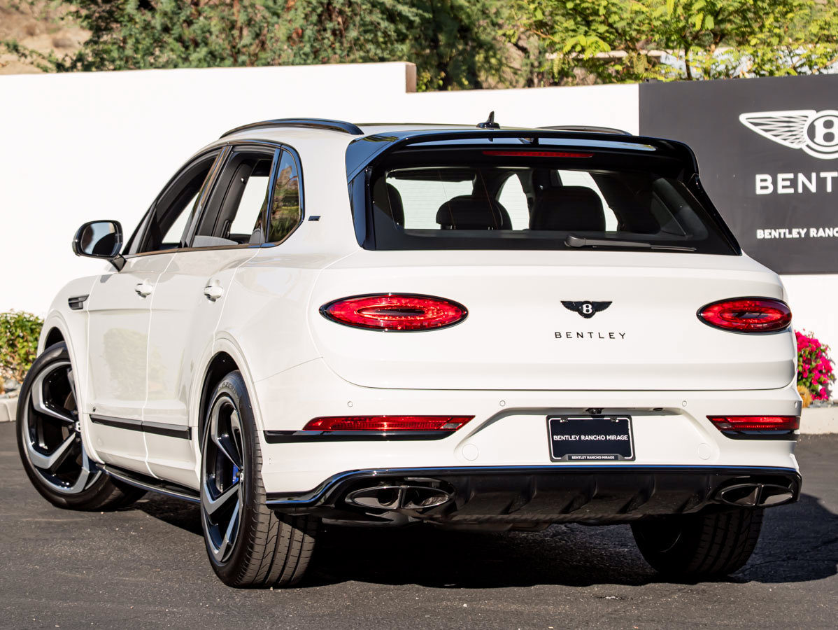 Certified 2025 Bentley Bentayga AWD/4WD image 3