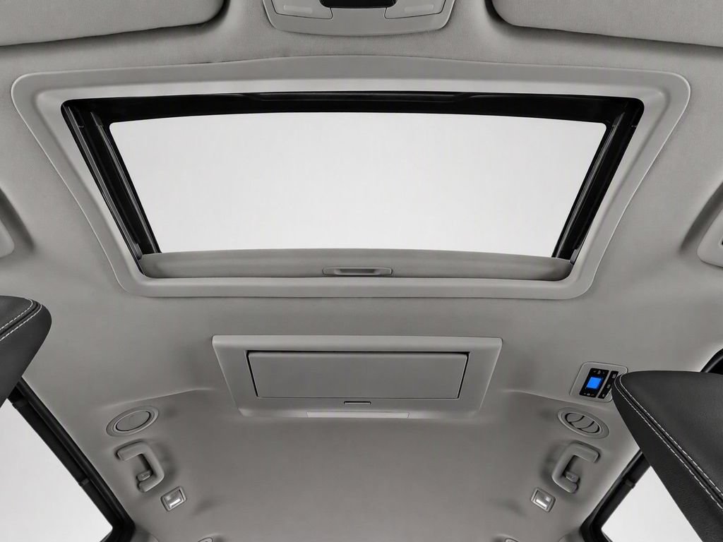 Used 2018 Toyota Sienna SE Premium FWD image 22