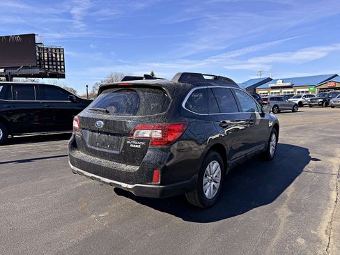 Used 2017 Subaru Outback 2.5i Premium image 9