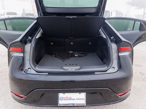 Certified 2024 Toyota Prius XLE image 30