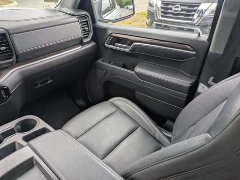 Used 2025 GMC Sierra 1500 SLT RWD image 16