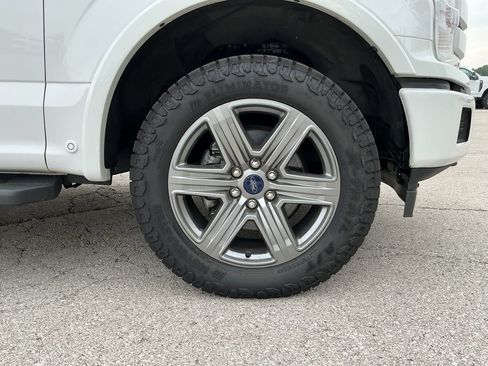 Used 2019 Ford F150 Lariat w/ Equipment Group 502A Luxury AWD/4WD image 12