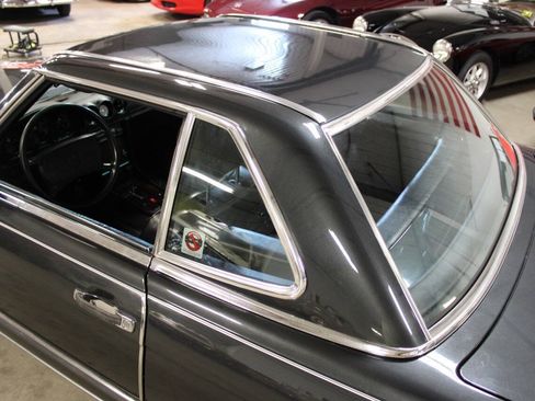 Used 1988 Mercedes-Benz 560 SL image 14