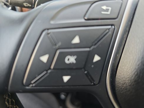 Used 2013 Mercedes-Benz GLK 350 2WD image 17