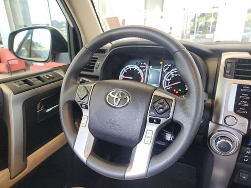 Certified 2022 Toyota 4Runner Limited AWD/4WD image 19