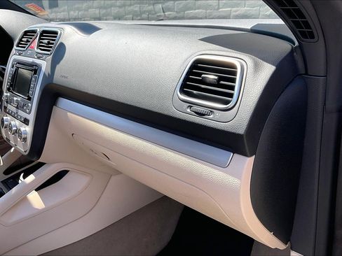 Used 2014 Volkswagen Eos Komfort FWD image 15