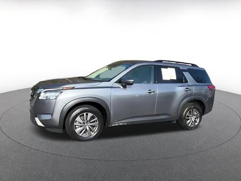 Used 2025 Nissan Pathfinder SV AWD/4WD image 8