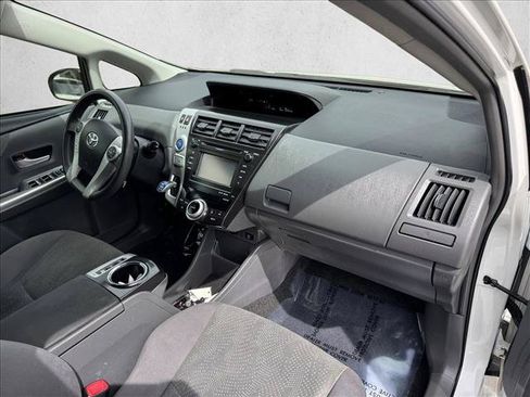 Used 2014 Toyota Prius V Three FWD image 19